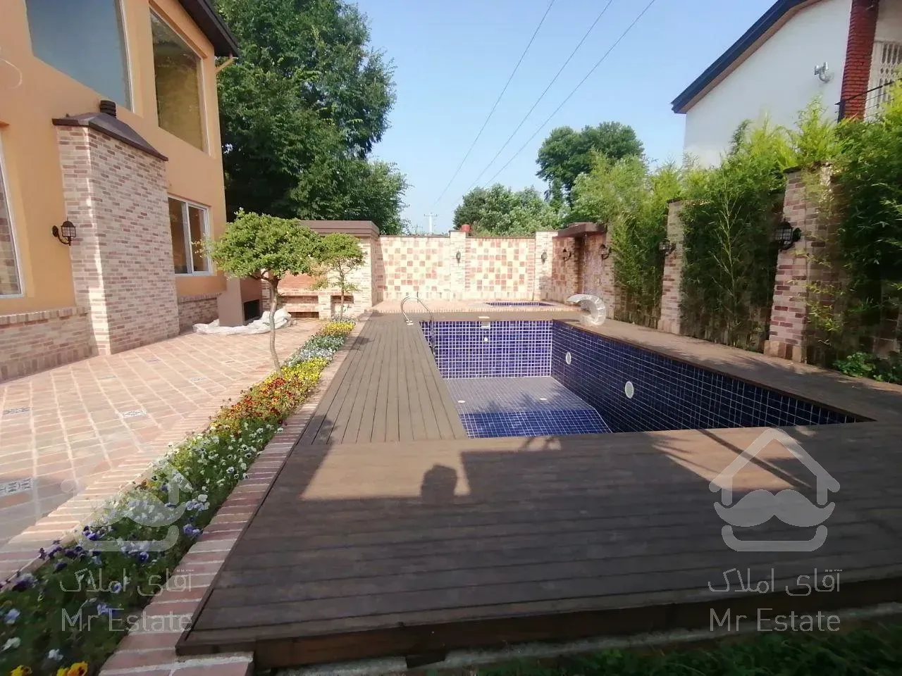 ویلا آجری سبک خاص استخردار