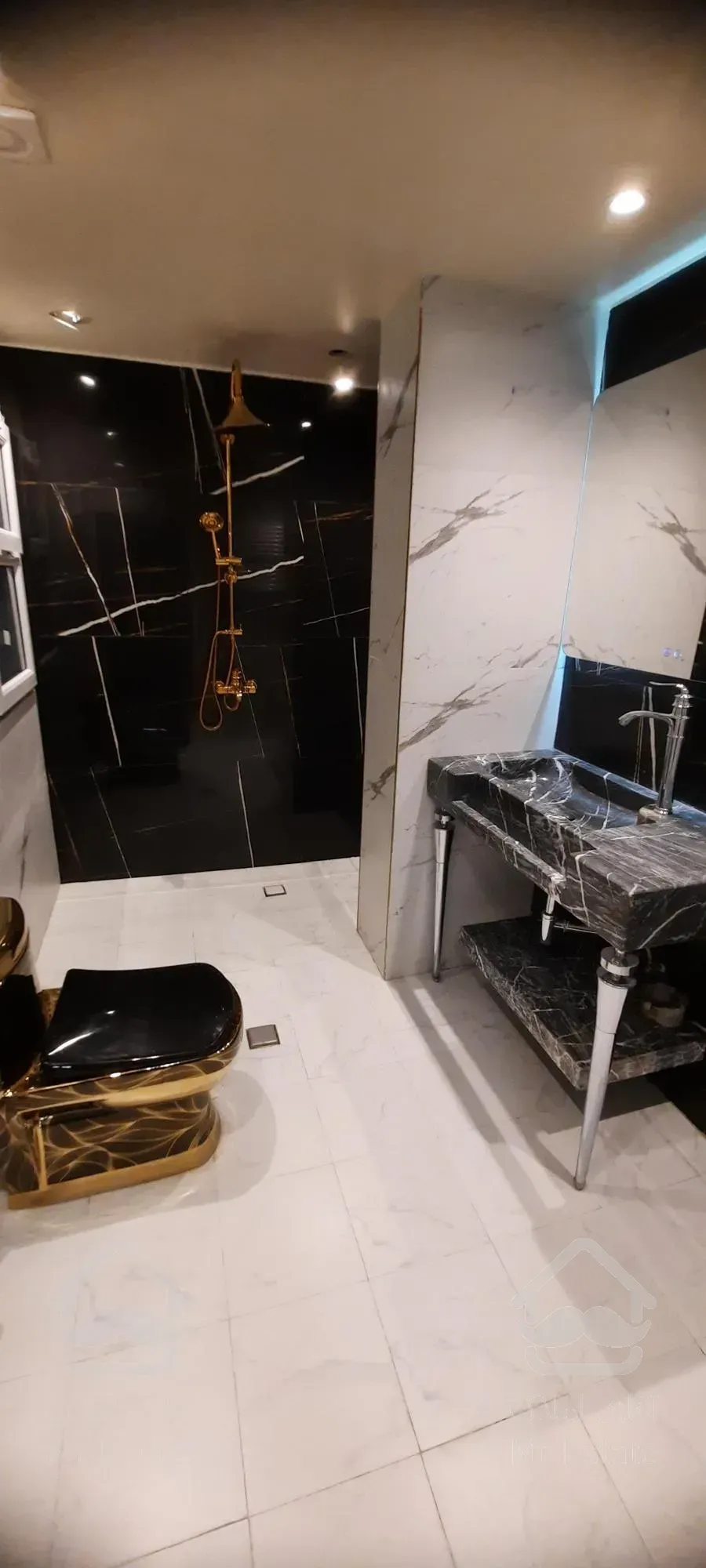 آپارتمان ۲۰۰ متر/بازسازی لاکچری/ قائم‌ مقام