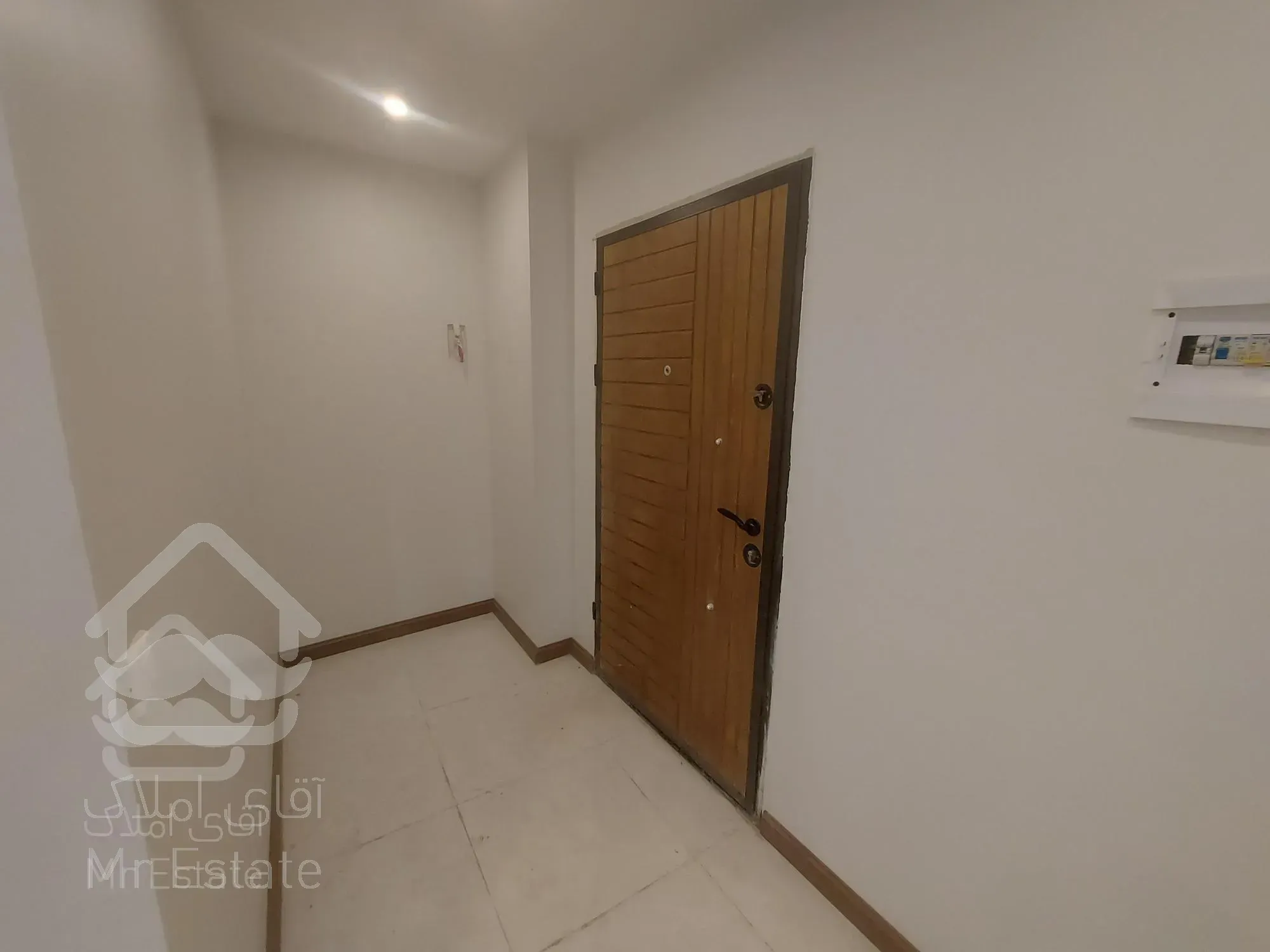 مقتح شمالی امیراتابک ۱۳۰متر رهن کامل ۳خواب