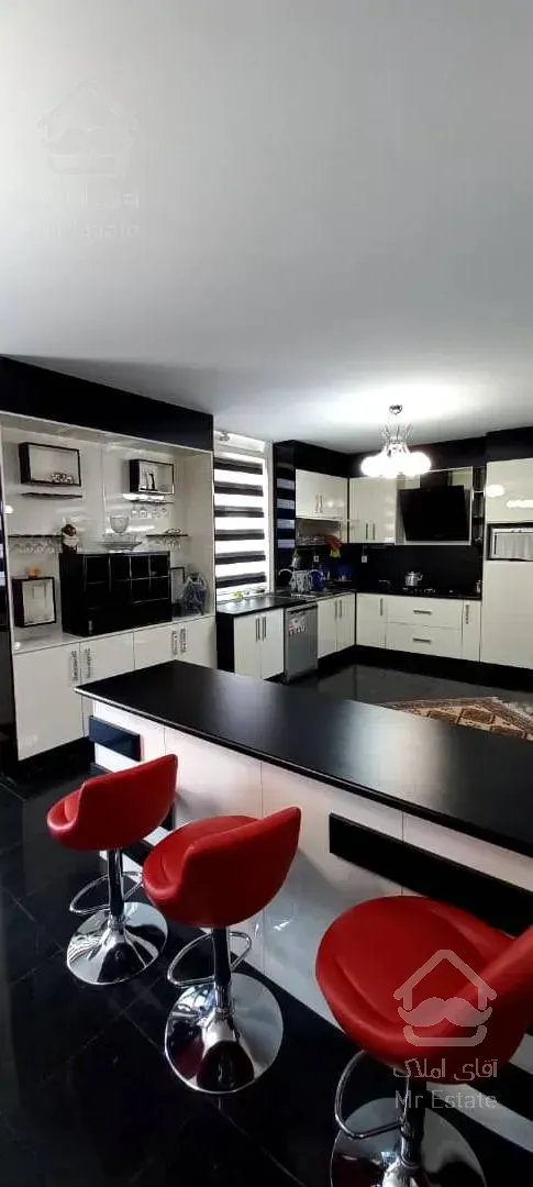 فروش ویلادوبکس استخردار ۱۵۵۰متر پردیس کرشت