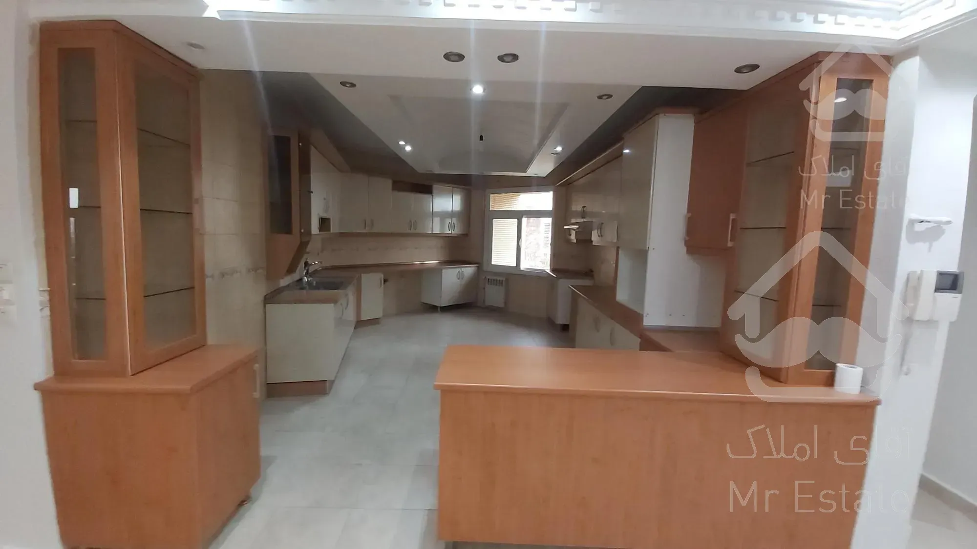 رهن و اجاره ویلا ۲۹۰ متر در شهرک غرب