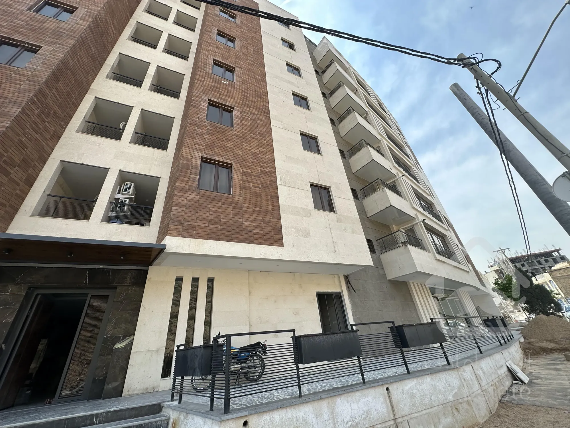 ۳خوابه ویو ابدی تراس قابل چیدمان جنوبی