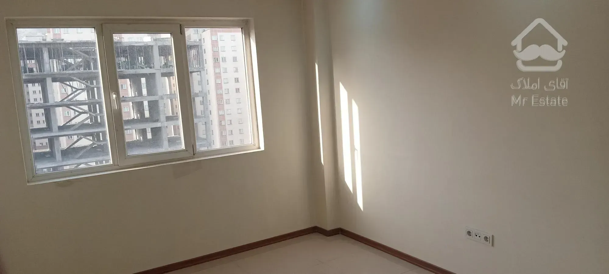 ۱۳۰ متر/ ۳ خوابه/دریاچه/رهن و اجاره فوری