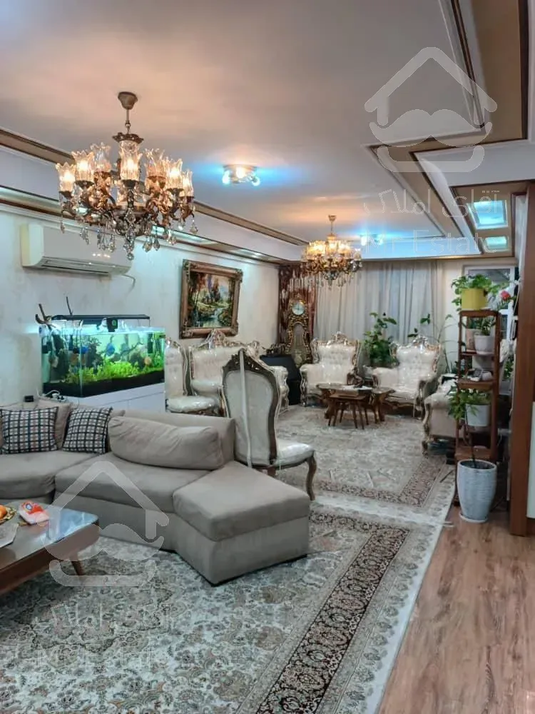 پادادشرقی/۱۳۰متر۳خواب/فول امکانات