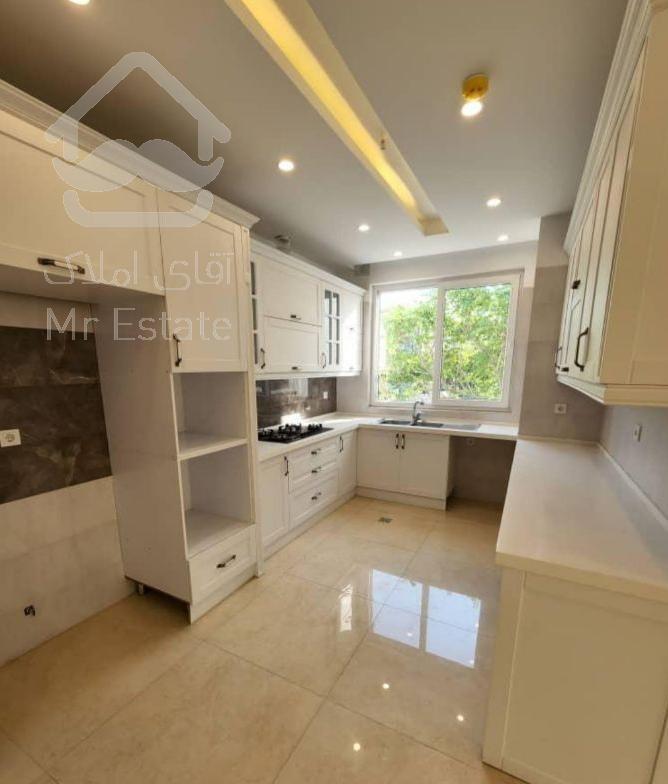 ۸۲متر چهارباغ غربی بدون ضعف