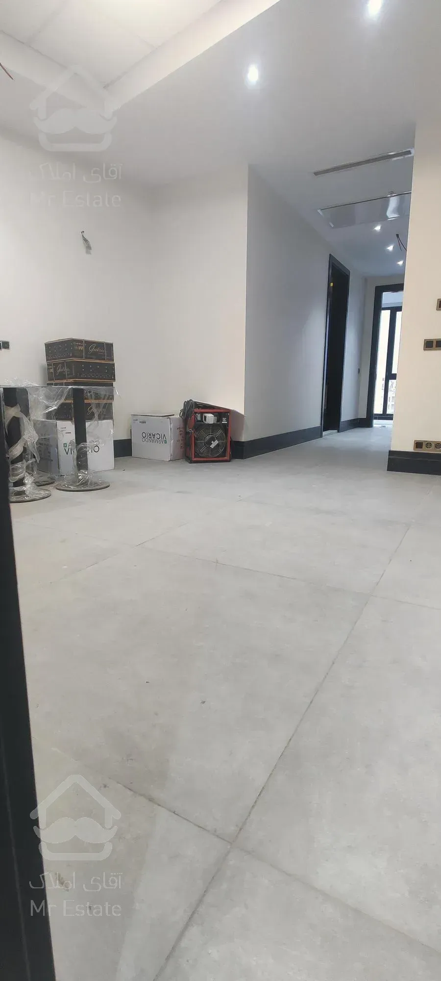 ۲۱۵ متر نوساز سند اداری کامرانیه