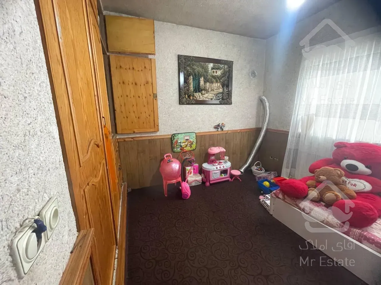 ویلا فلت ۳۰۰متری/بازسازی شده/مدارک قابل استعلام