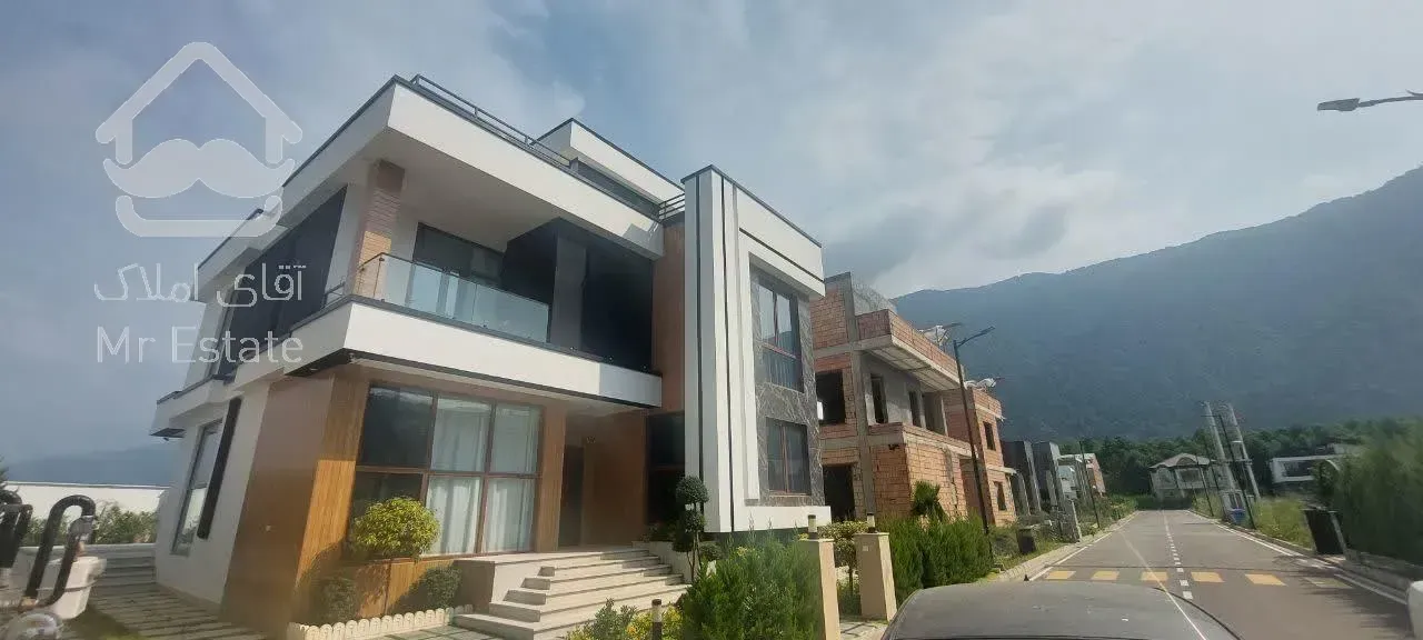 فروش ویلا در نوشهر استخر دار شهرکی کلید نخورده شیک