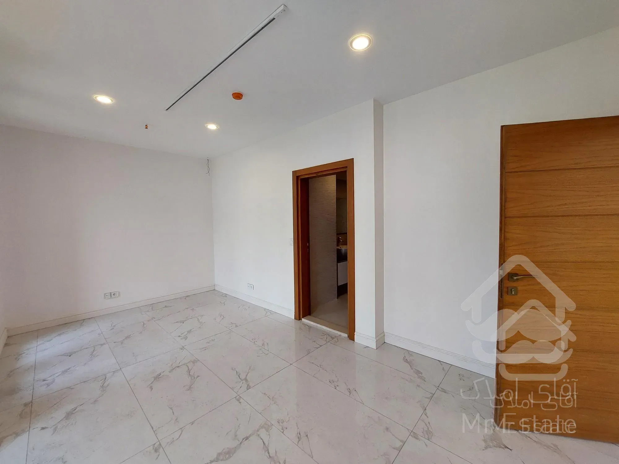 اپارتمان اداری ۱۲۰ متری در نیاوران مقدسی