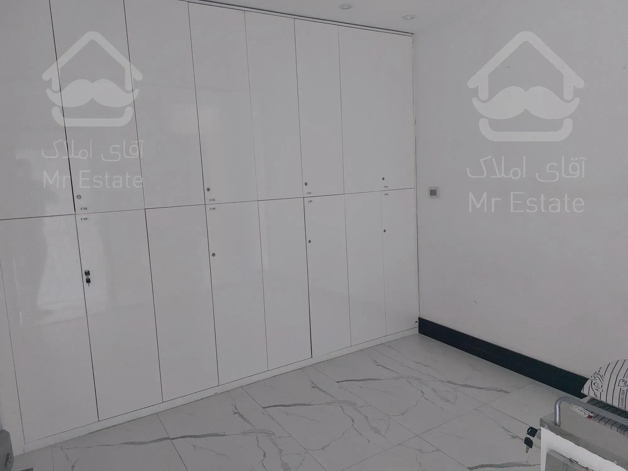 ۵۸۰ متر آپارتمان اداری در فرمانیه