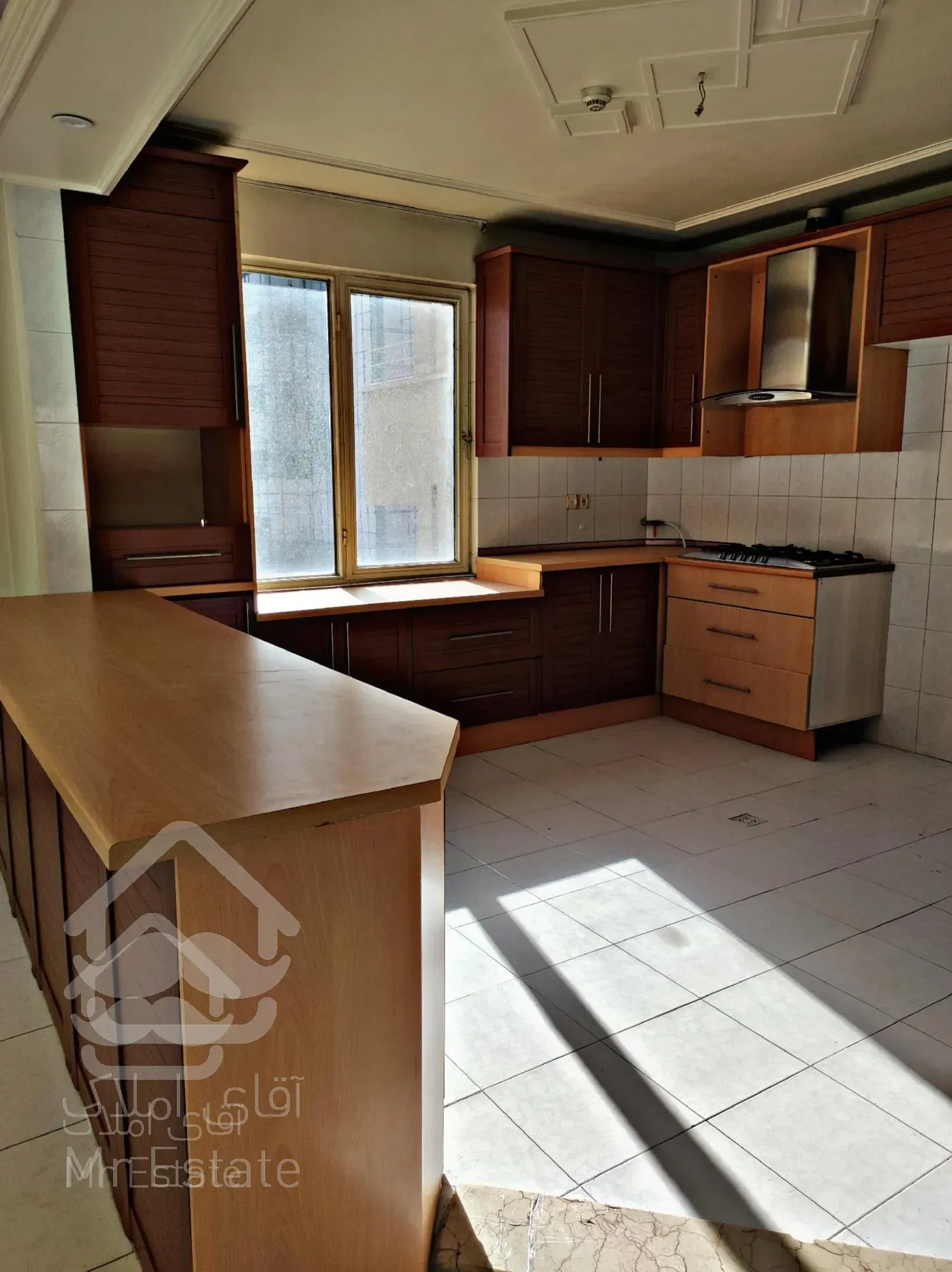 رهن و اجاره واحد 150 متری در چیتگر