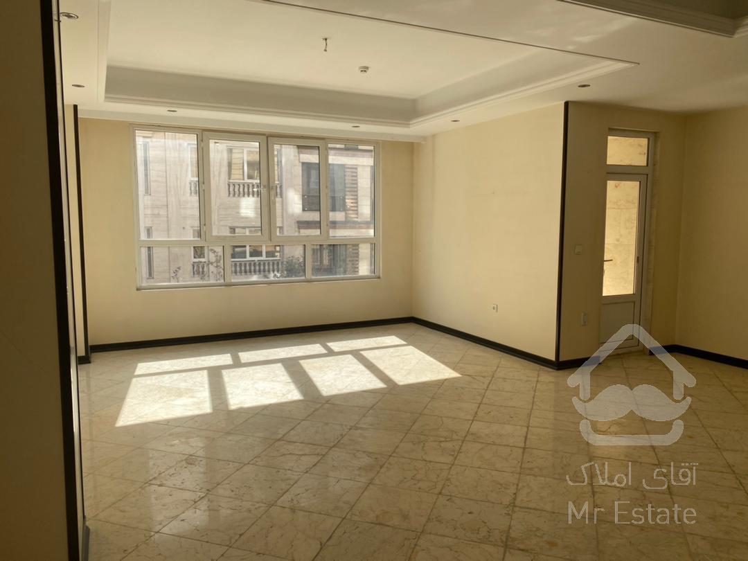 خطی روبه جنوب/سالن پرده خور/لوکیشن عیان نشین