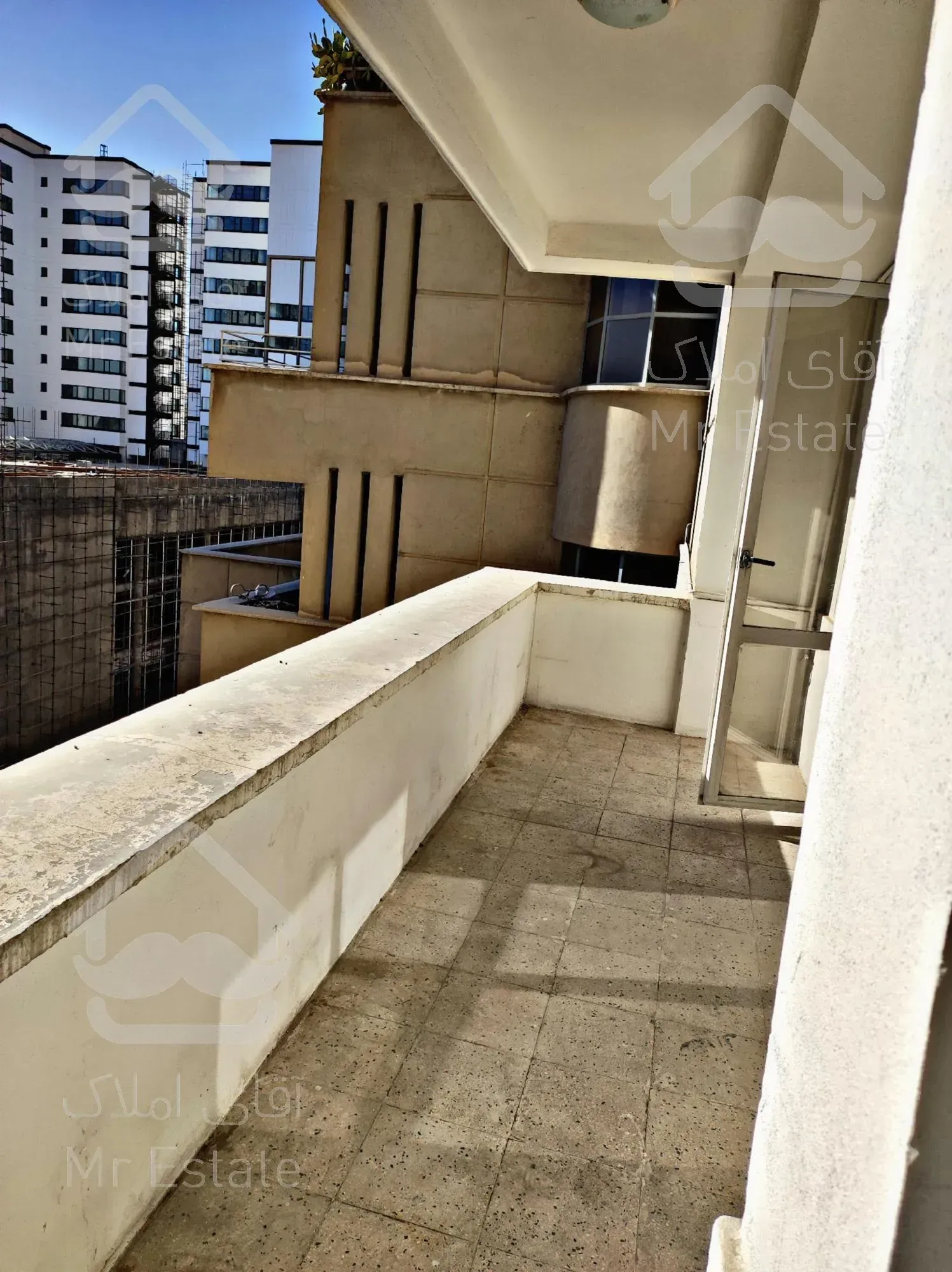 رهن و اجاره آپارتمان 88 متری دریاچه چیتگر خوش نقشه غرق نور برج های صیاد