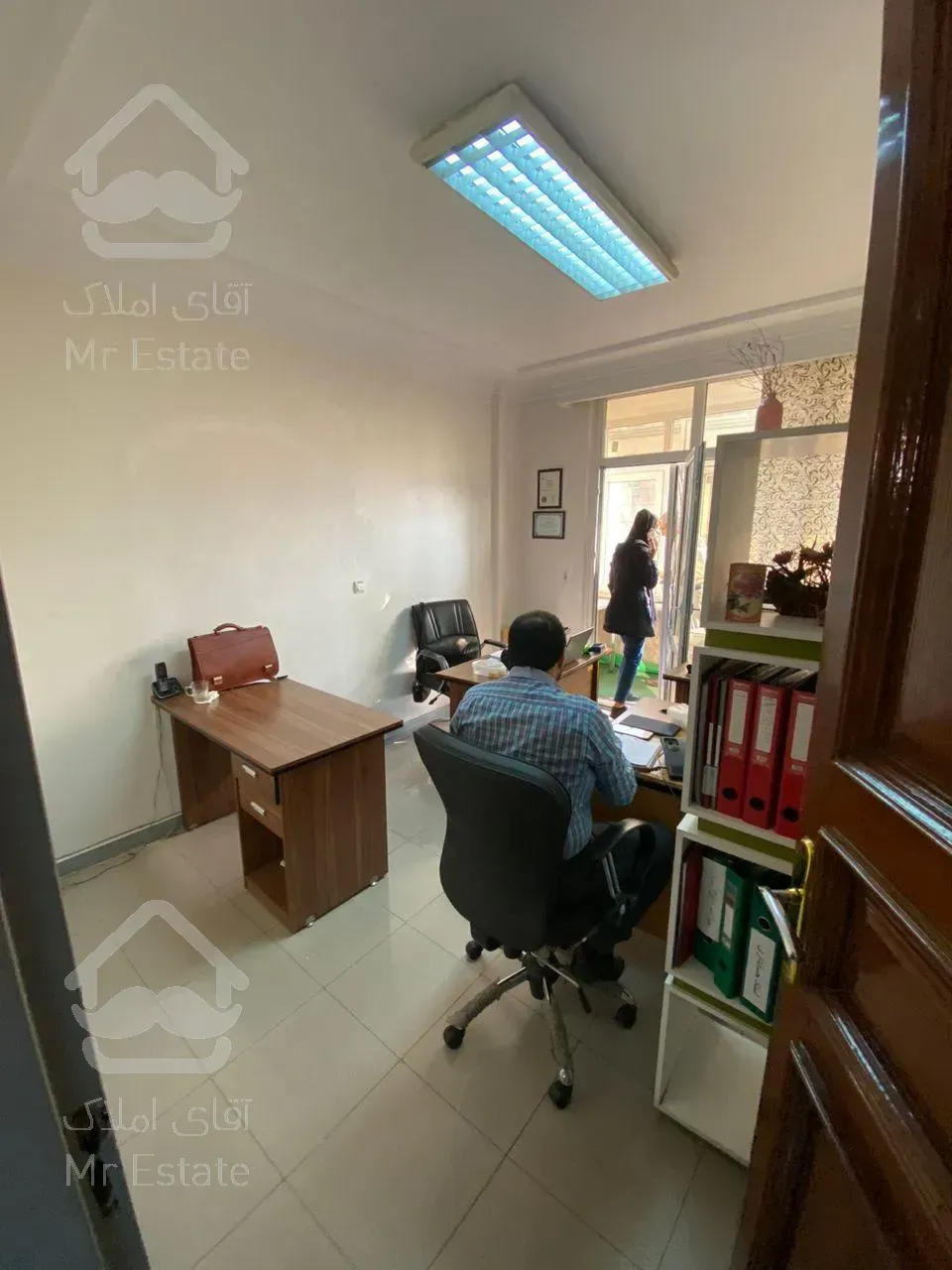 ۱۴۴ متر گاندی موقعیت اداری