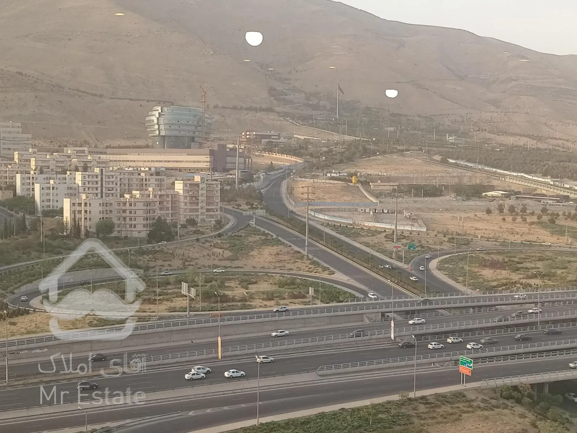 ۱۱۰ متر /۲خوابه/ برج مجلل آسمان/ دریاچه