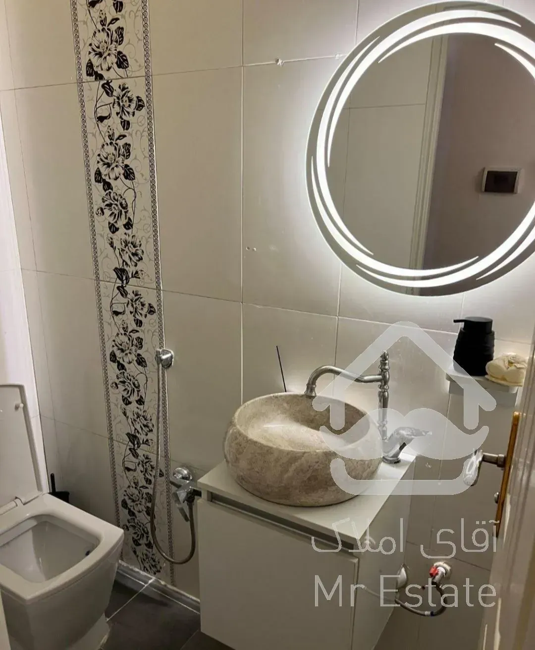 فروش ۸۵متری زیر قیمت منطقه