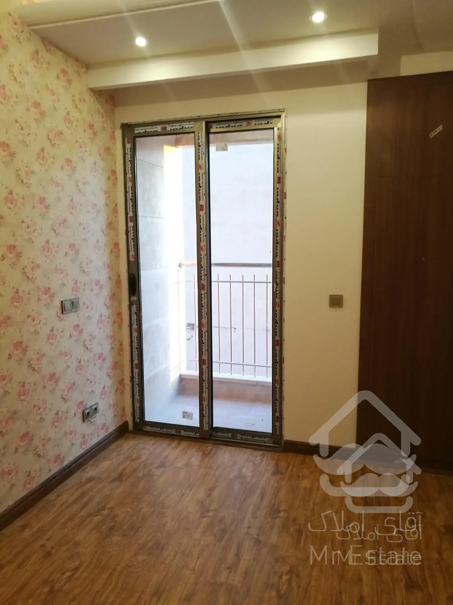 شهرک غرب 137متر تکواحد 2پارکینگ باکس