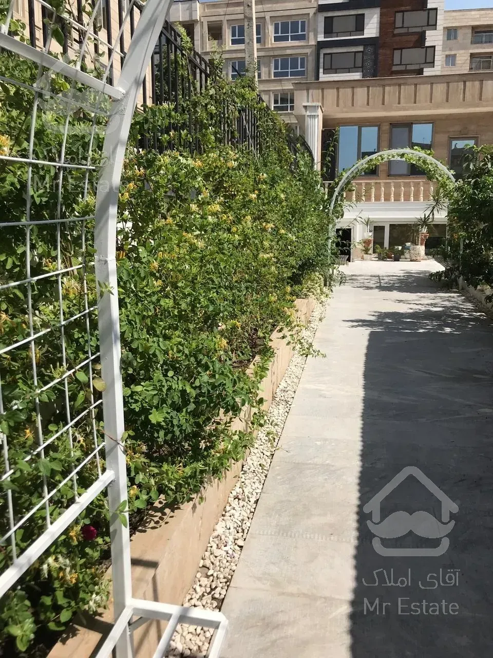 اجاره واحد اداری ۱۶۵ متری ۴ خواب