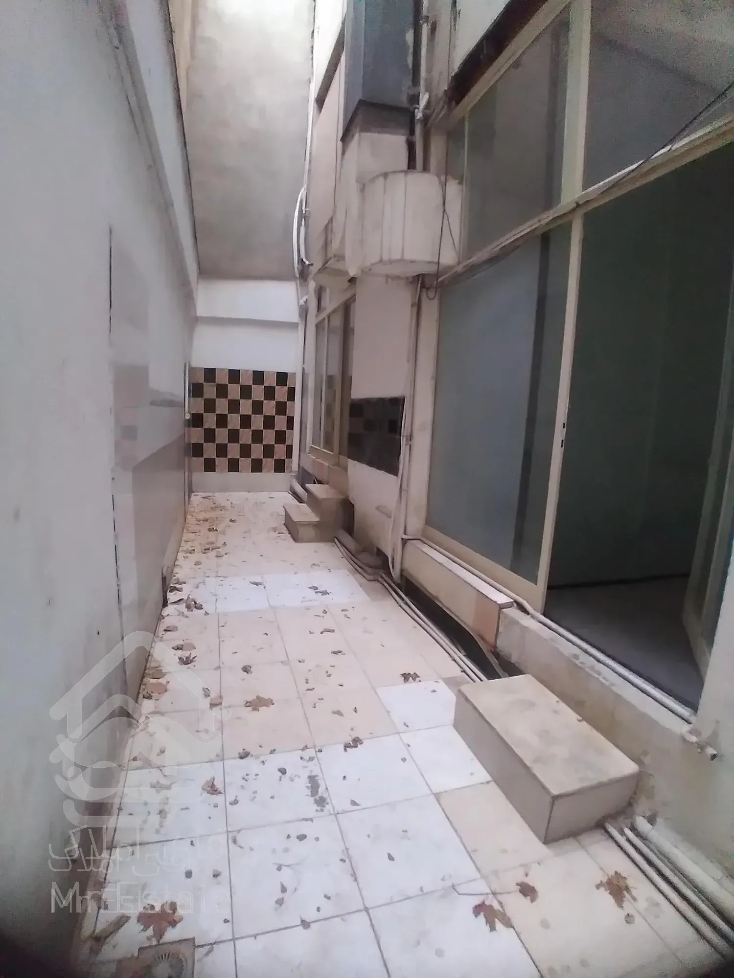 ۴۰۰ متر زیربنا  ویلایی