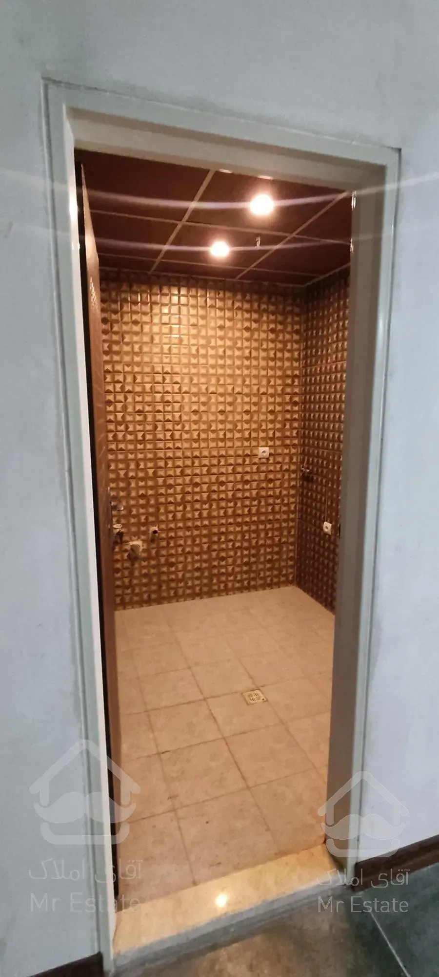 ۱۰۰ متر * اداری * شاخه اصلی * نوساز *