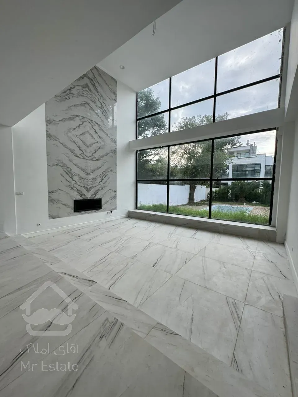 رهن و اجاره ویلا مدرن ۹۰۰متری لوکس استخردار رویان