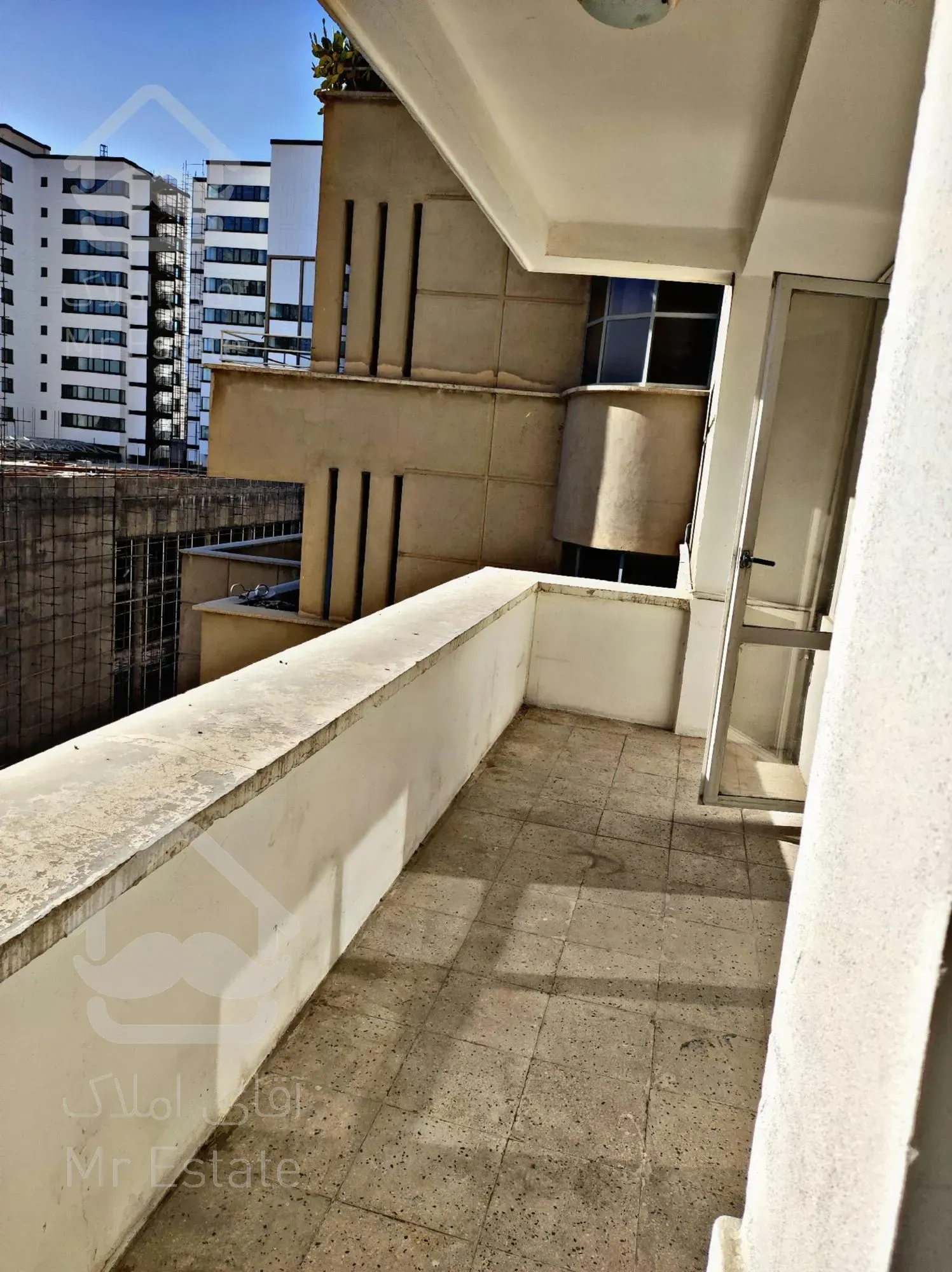 رهن و اجاره آپارتمان 150 متری در چیتگر با ویو دریاچه