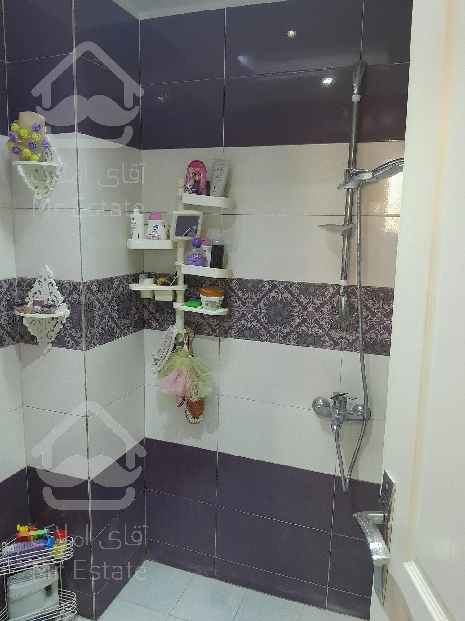 ۵۷متر/پارکینگدار/با گذر پهن ۸متری