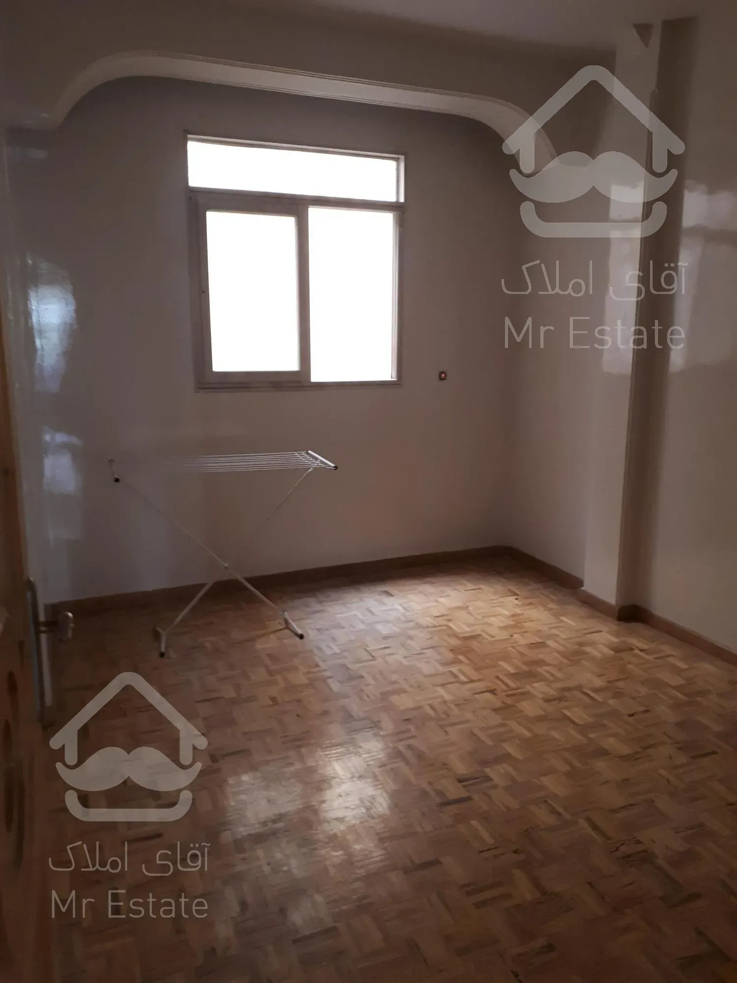 ۱۲۰ متر در شمال جردن فول امکانات