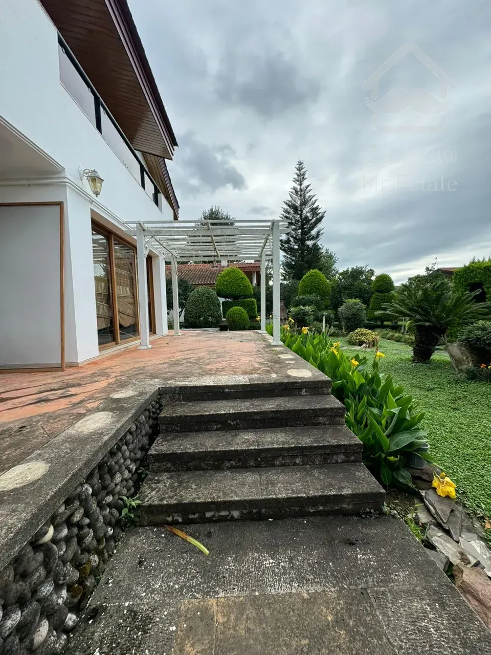 رهن و اجاره ویلا شهرک برند منطقه ۹۰۰متری وازیوار لوکس