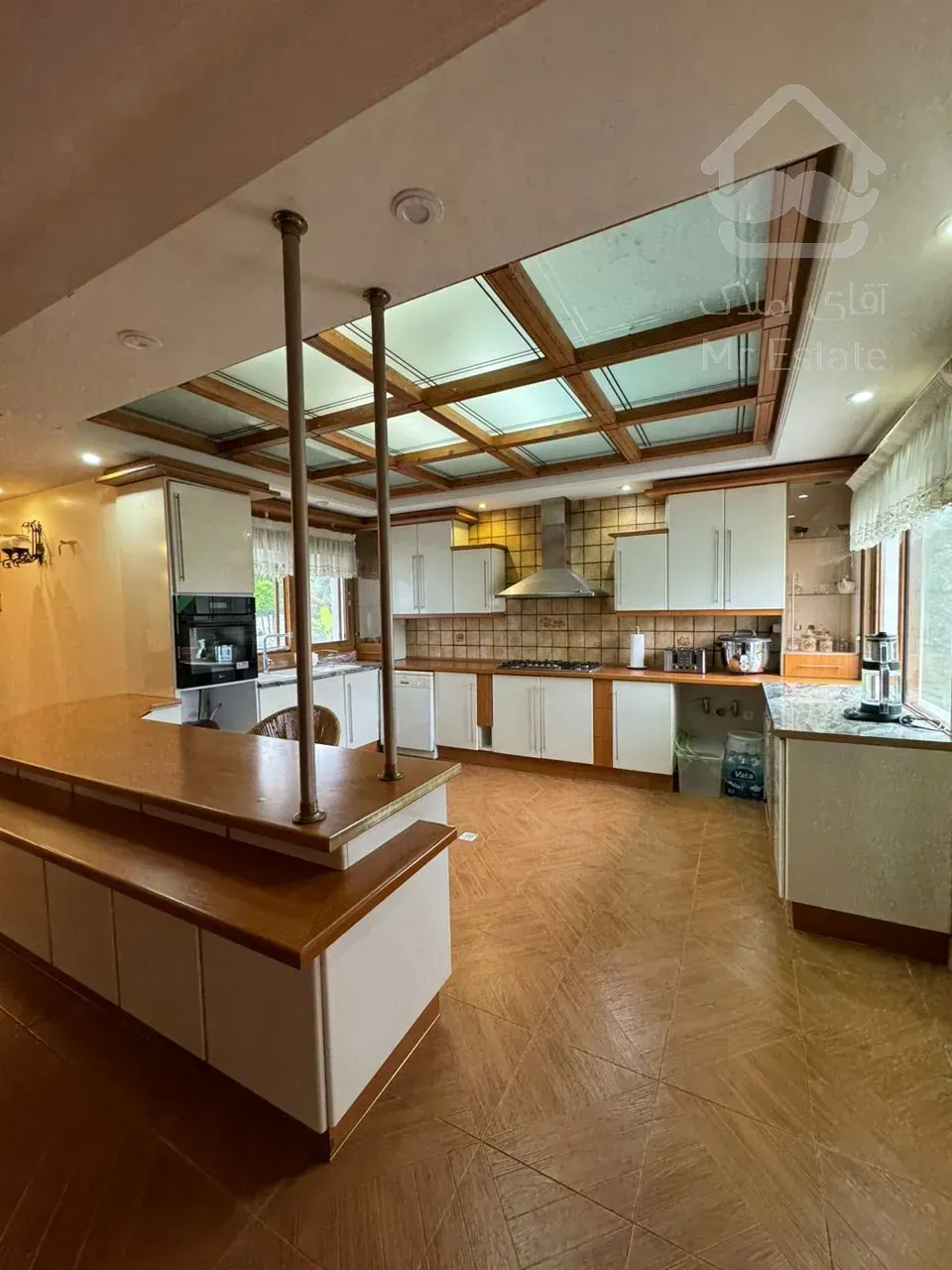 رهن و اجاره ویلا شهرک برند منطقه ۹۰۰متری وازیوار لوکس