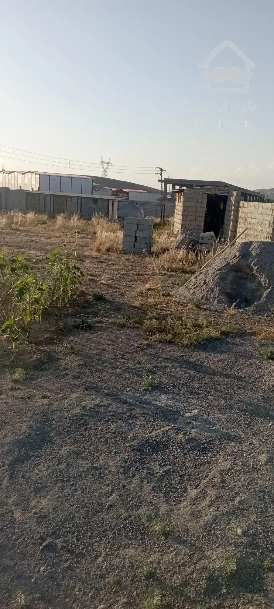 زمین در میدان تره بار جدید شهریار