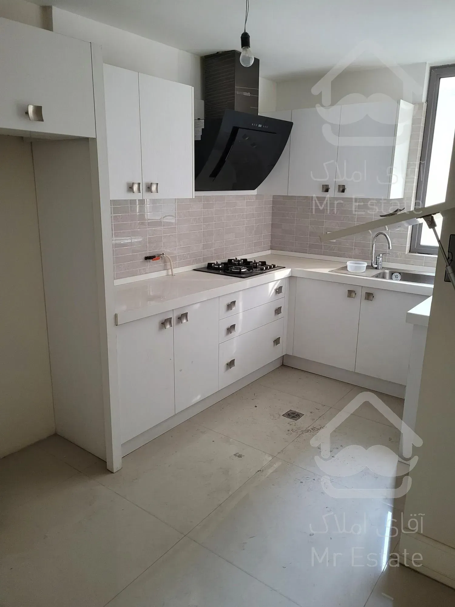 اندرزگو ۱۰۰متر دفترکار لوکس فلت جهت پزشکی