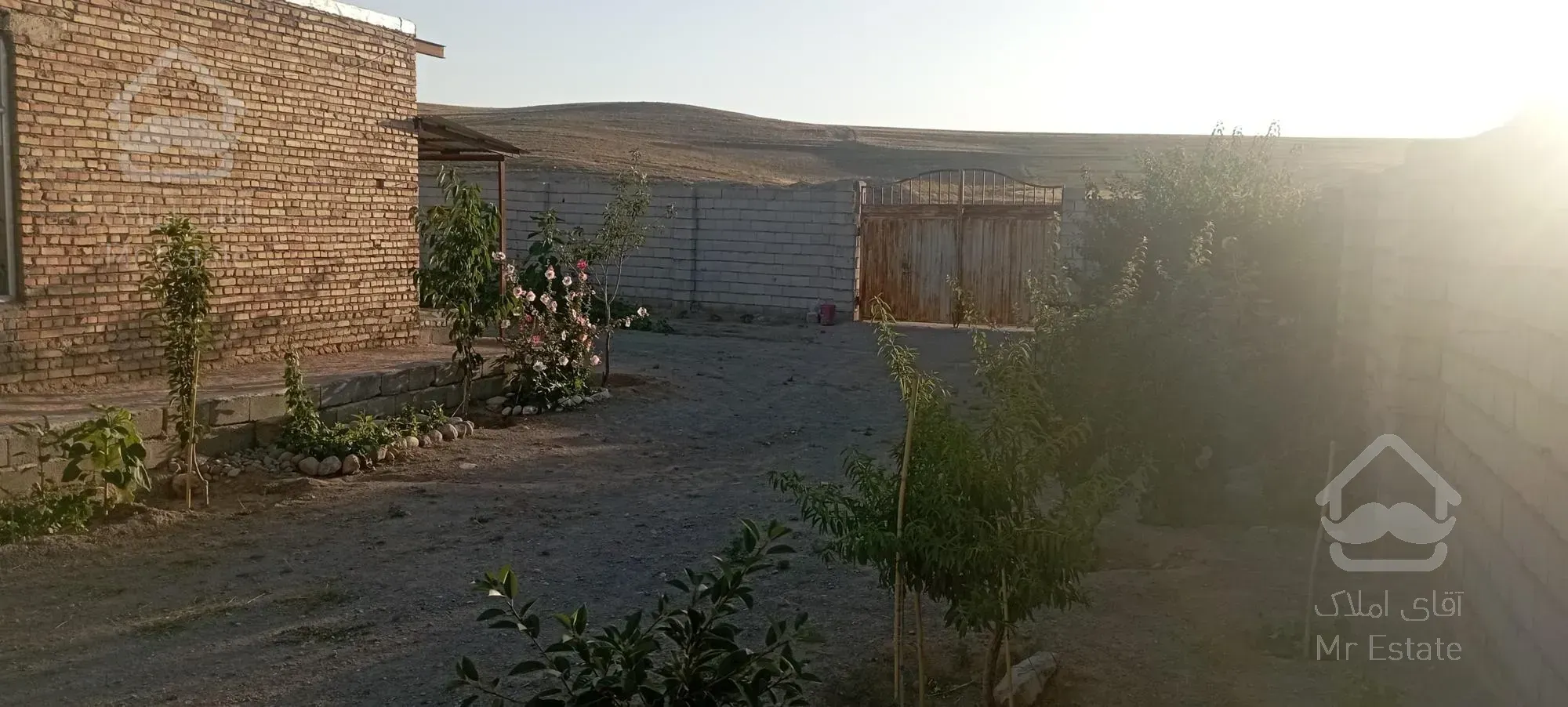 زمین در میدان تره بار جدید شهریار