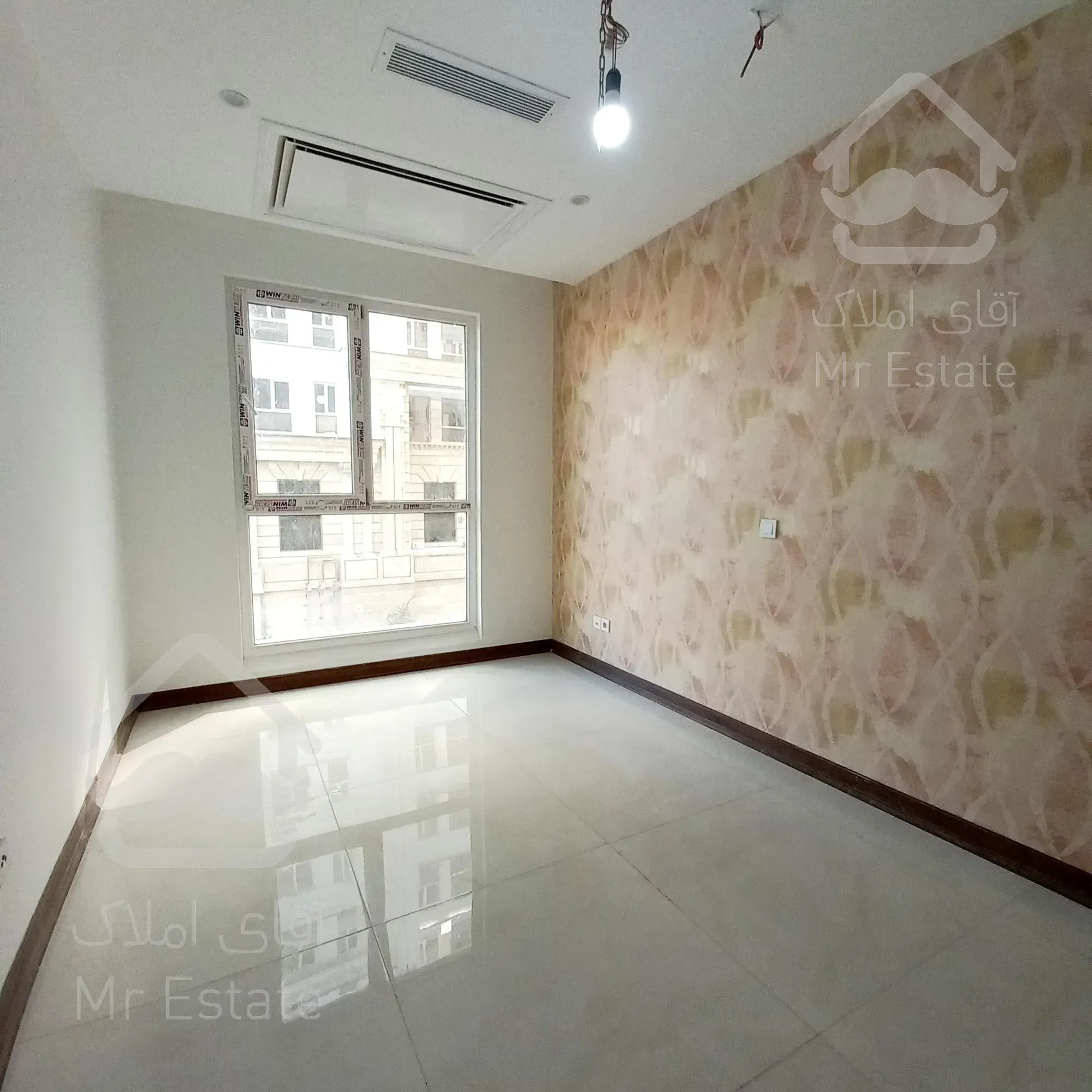 ۱۱۷ متر، قلب تپنده تجارت/رونیکا پالاس هروی