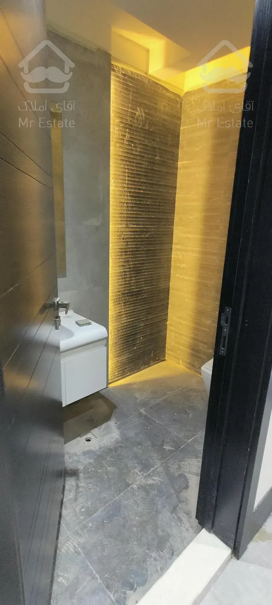 ۲۱۵ متر نوساز سند اداری کامرانیه