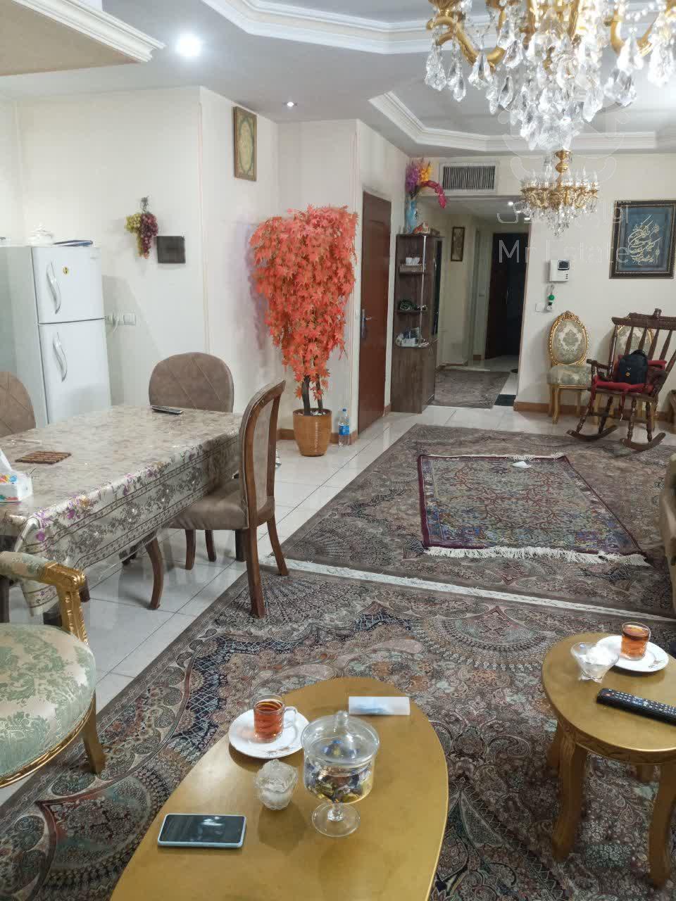 ۹۳ متر دو خواب دارای پارکینگ