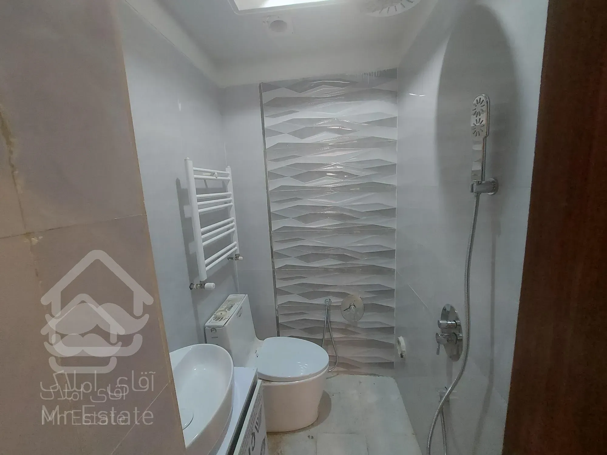 مقتح شمالی امیراتابک ۱۳۰متر رهن کامل ۳خواب