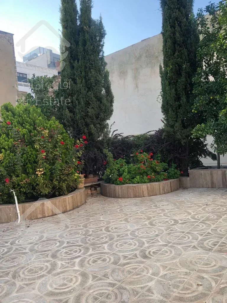 آپارتمان معالی اباد/ همکف حیاط و تراس اختصاصی