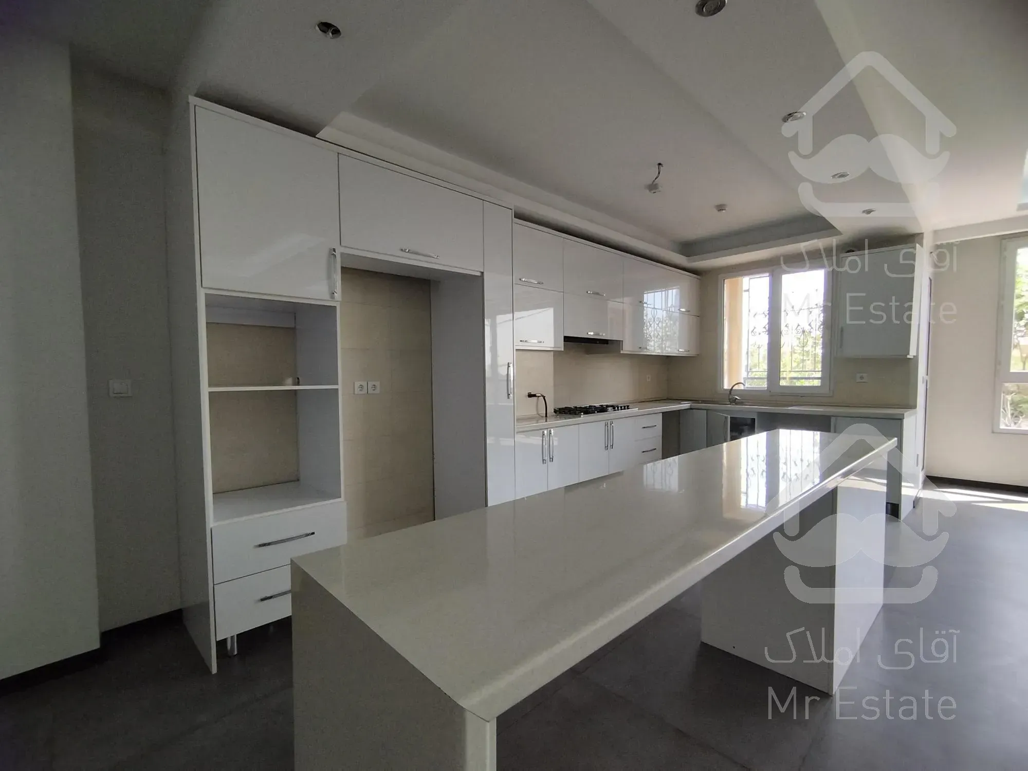 ۳ خواب رو به آفتاب کم واحد استخر فعال