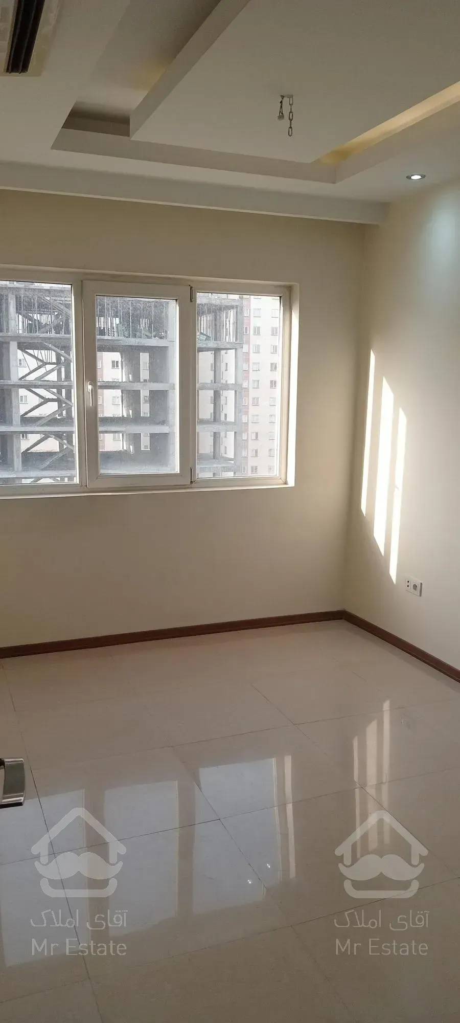 ۱۳۰ متر/ ۳ خوابه/دریاچه/رهن و اجاره فوری