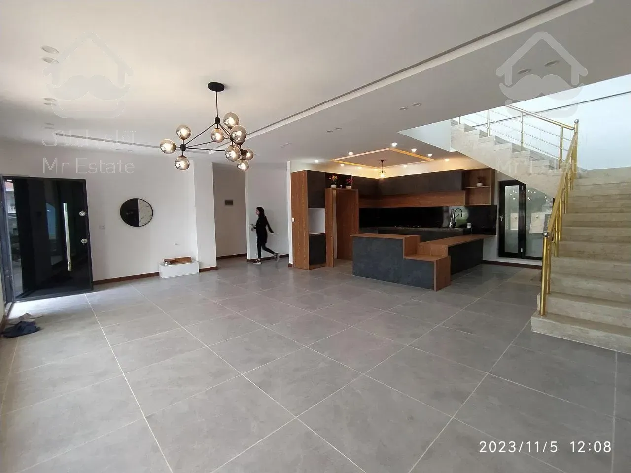 ویلا تریبلکس طراحی ژورنالی با دو روفگاردن ویو ابدی