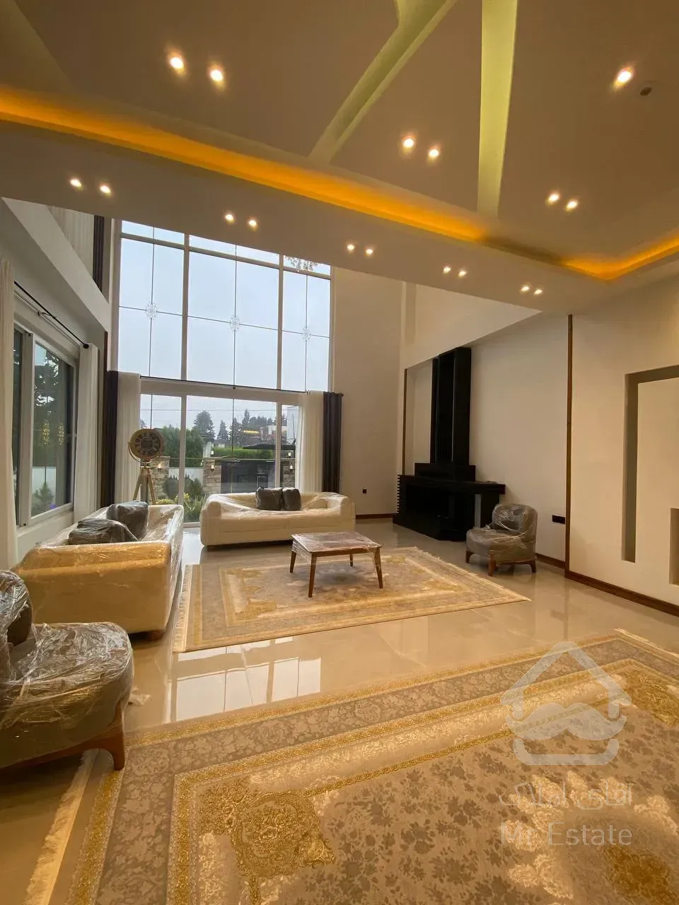 خرید و فروش ویلا فرنیش استخردار دامنه جنگل لوکس