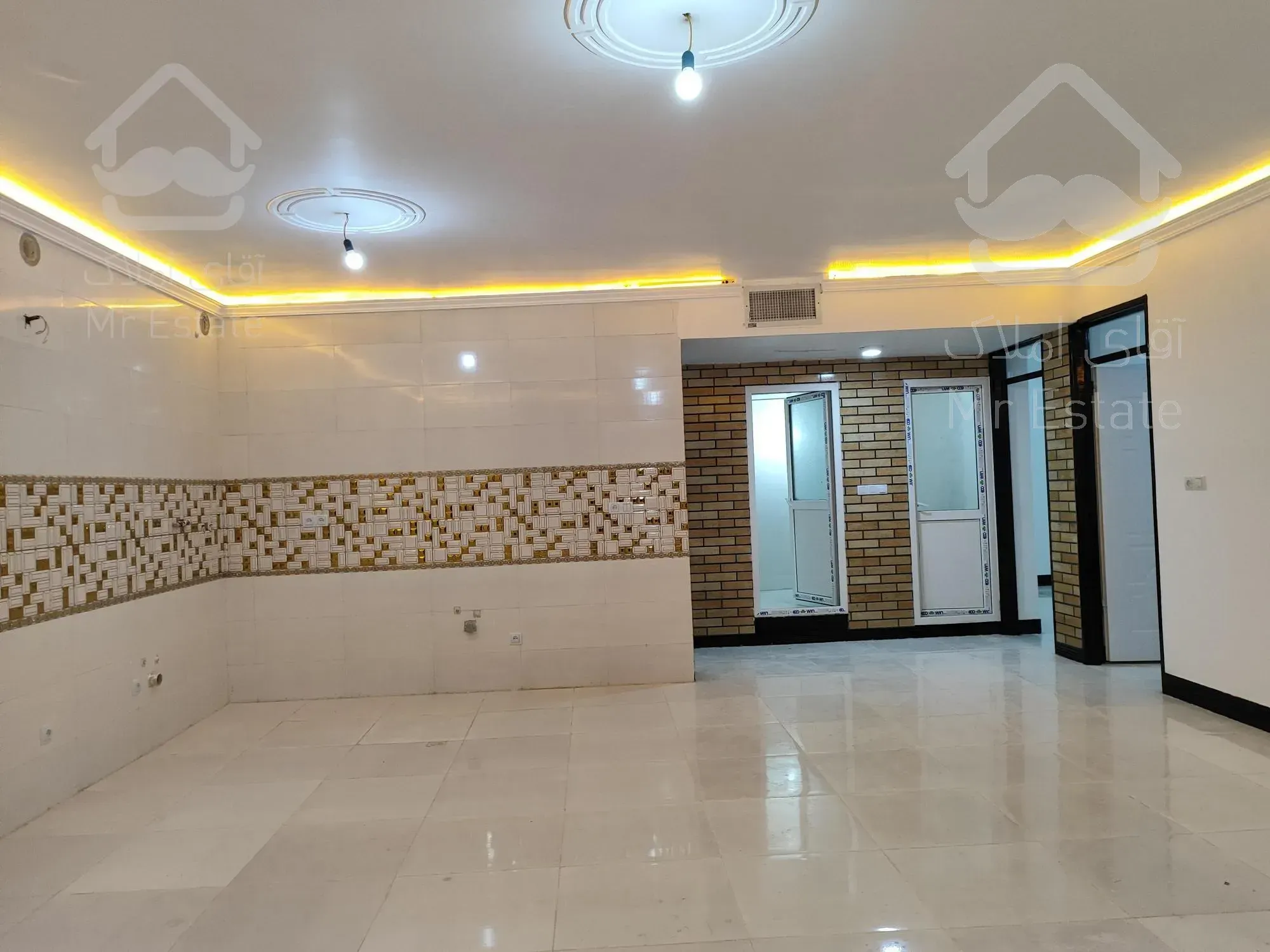 فروش منزل دو طبقه کلید نخورده شیراز - کرونی