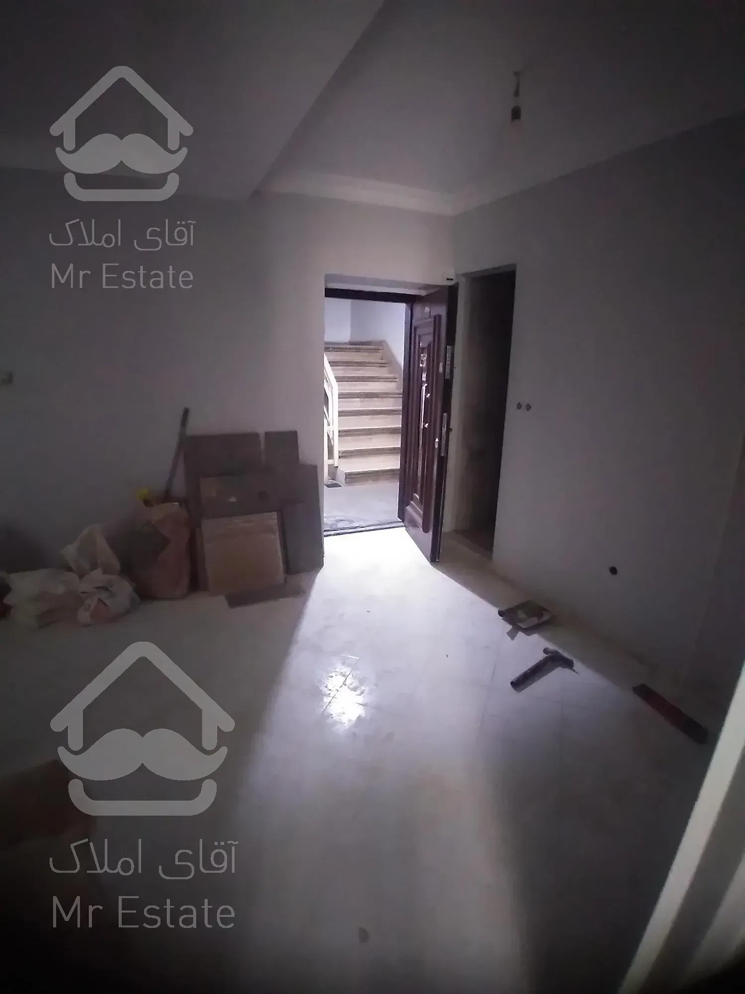 ۱۰۰ متر موقعیت اداری