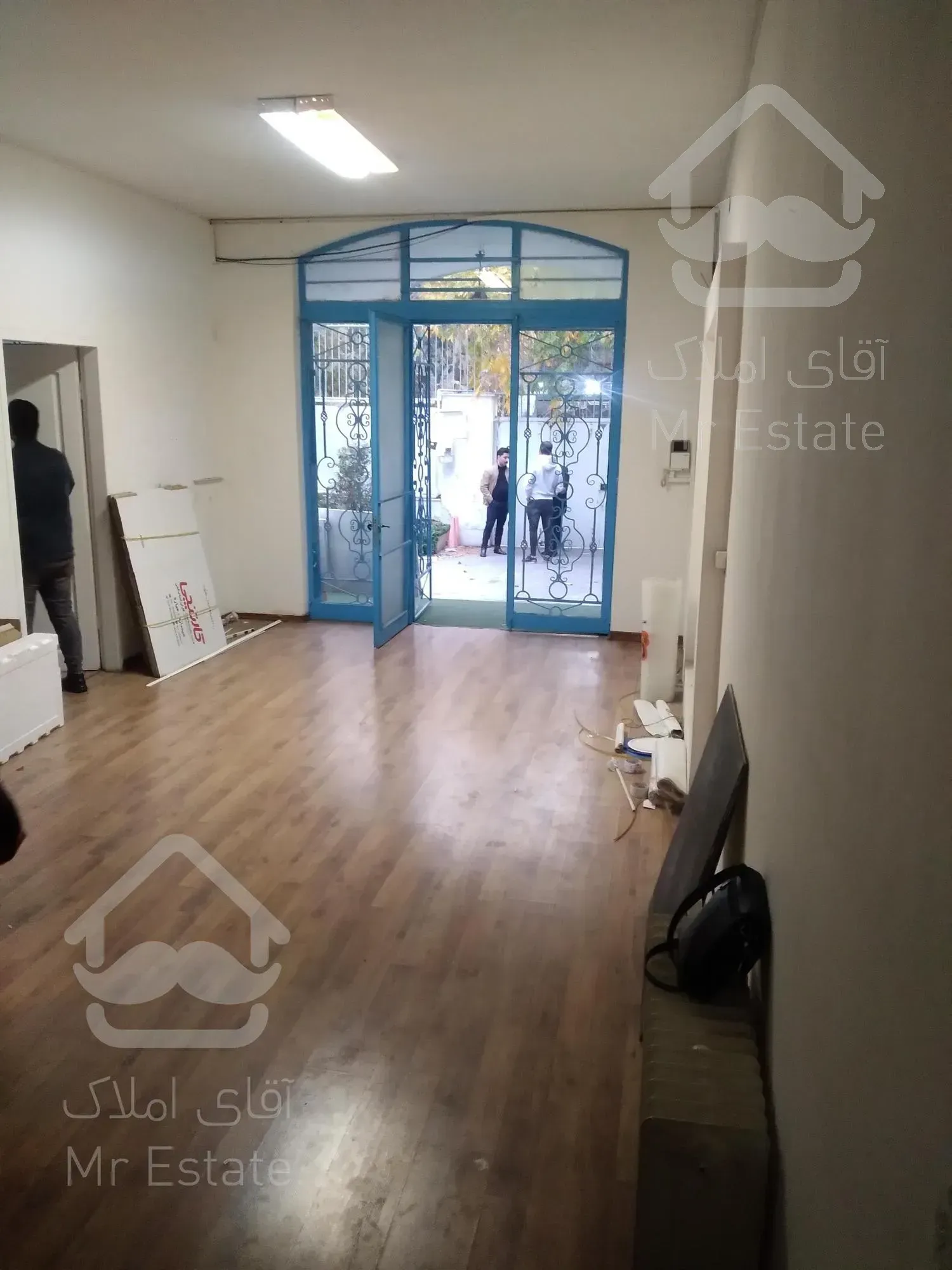 ۴۰۰ متر زیربنا  ویلایی