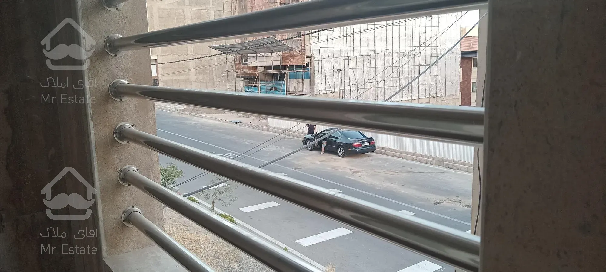 ۲۴۰ متر /۳ خوابه/فوق مدرن/ دریاچه چیتگر