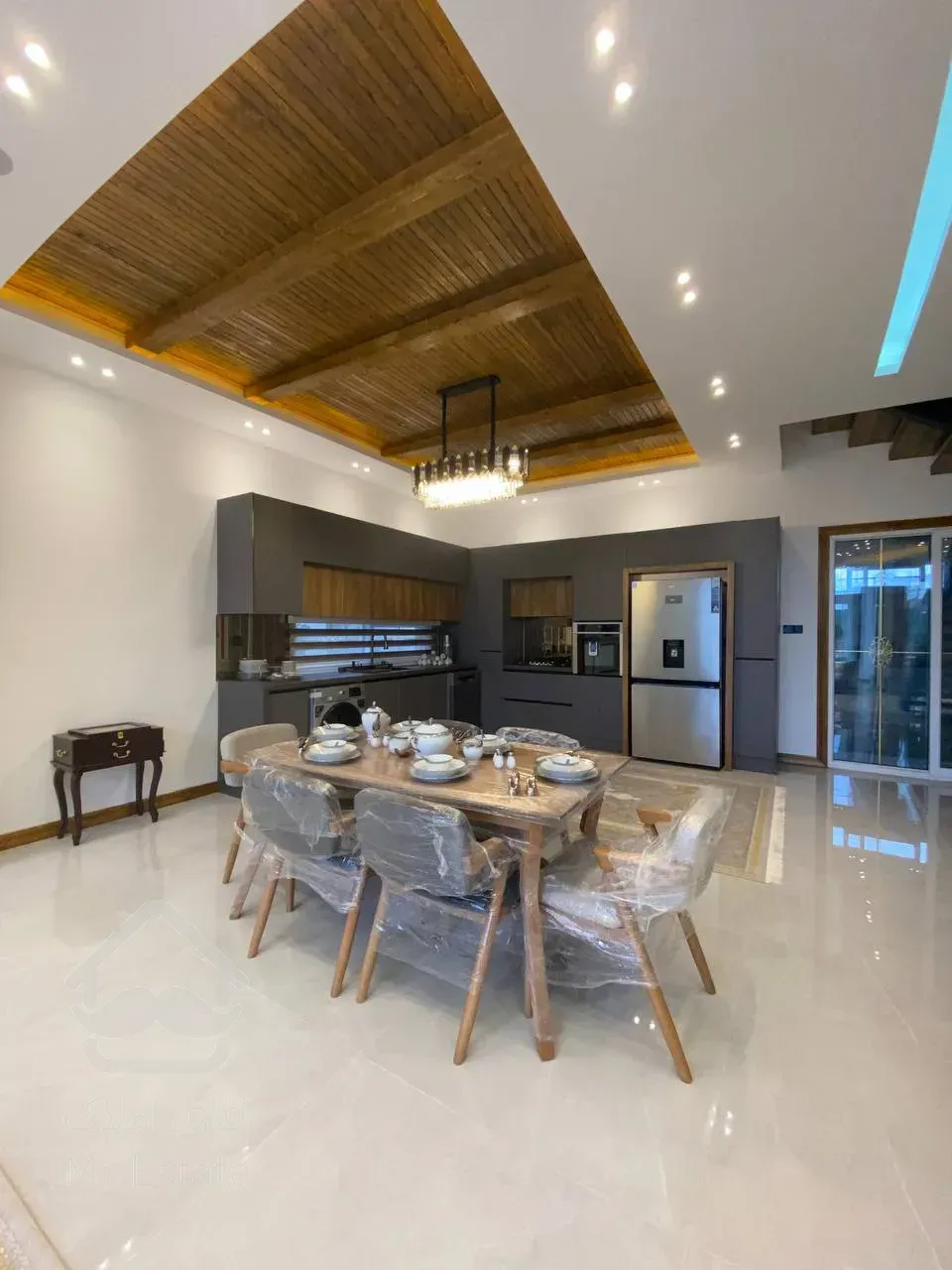 خرید و فروش ویلا فرنیش استخردار دامنه جنگل لوکس