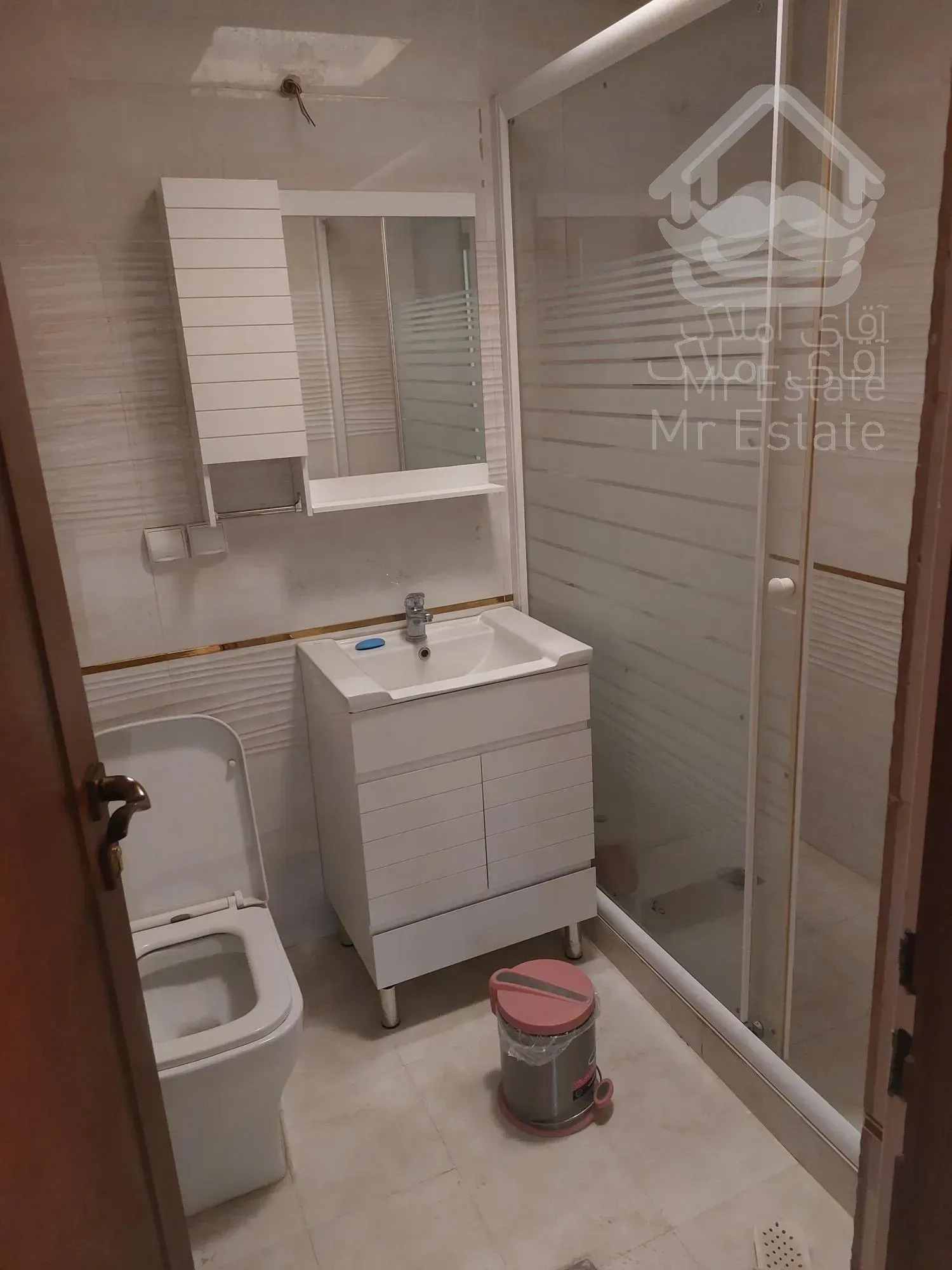 ۲۱۵ متر ۳ خواب ۳ پارکینگ تک واحدی پاسداران هروی