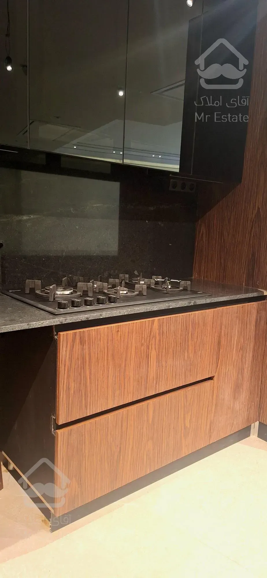 ۱۸۰متر نوساز مدرن کامرانیه فول مشاعات ۲پارکینگ