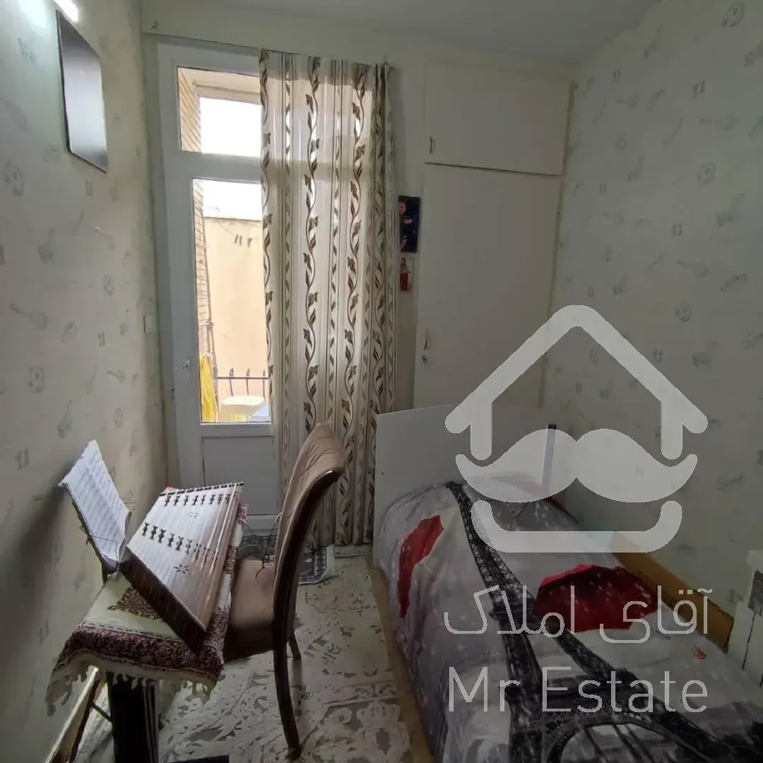 ۷۰ متر/دو خواب/بالا همکف/پارکینگ سندی